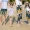 Mẹ và người phụ nữ đi nghỉ mát bên bờ biển đặt chín điểm quần chùm một gia đình ba quần đi biển quần cha-con - Trang phục dành cho cha mẹ và con quần áo trẻ em xuất khẩu