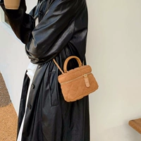 Коричневый