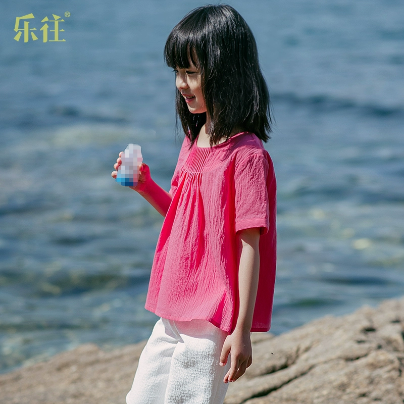 Xiaole với trang phục ban đầu của cha mẹ và con 74 giấc mơ mùa hè bông hồng đỏ bên bờ biển kỳ nghỉ giải trí bên mẹ và phụ nữ - Áo thun