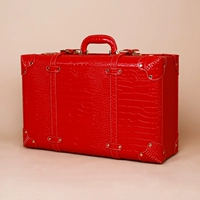 Новый большой красный