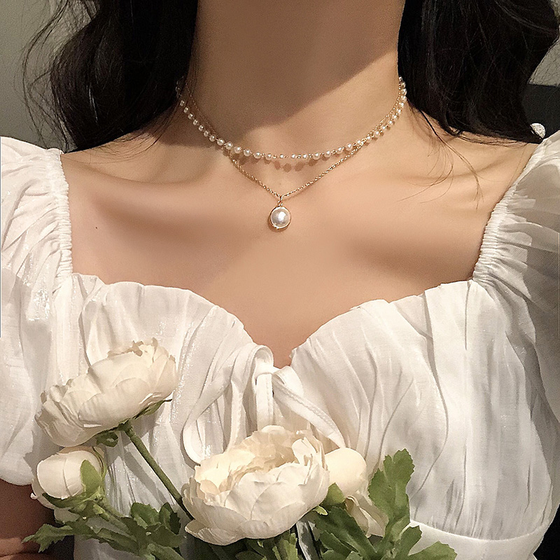 Golden shell bead pendant double layer necklace