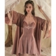 Vàng Nhung Bộ Đồ Ngủ Mùa Đông 2022 Hai Bộ Nữ V Sâu Gợi Cảm Váy Ngủ Ren Treo Váy Ngủ Có Miếng Lót Ngực