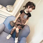 Trẻ em Hàn Quốc quần áo 2018 mùa hè mới cô gái giản dị dây đai một mảnh quần short + đen đáy áo hai mảnh phù hợp với