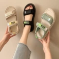 Dép xỏ ngón bên ngoài cho nữ mùa hè 2023 mới Velcro Roman đa năng thời trang đế dày chống trượt giày đi biển thông thường dép quai hậu đế cao nữ