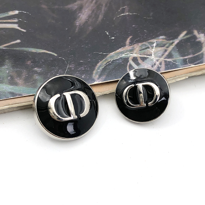 2 × BlackMetal Button D home alloy button CD knitting Cardigan sweater loose coat button Versatile white Phnom Penh Coat Button