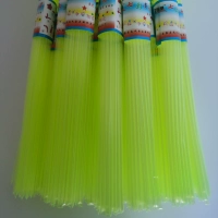 Средние и светло -желтые 365 корней для отправки ножниц