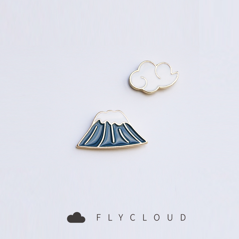 Fly 胸针 富士山与云朵 日系可爱少女领扣 包包挂饰徽章饰品男女