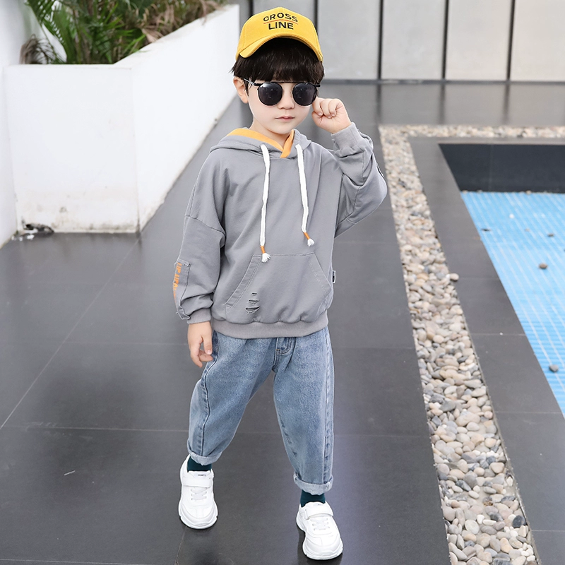 Bộ quần áo trẻ em năm 2020 mới mùa xuân và mùa thu kho báu thời trang nam có mũ trùm đầu Bộ đồ hai mảnh cậu bé 1-3-7 tuổi Xu hướng phong cách Hàn Quốc - Bộ đồ
