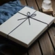 Белая крышка синяя фона подарочная коробка+подарочная сумка+легкая струна