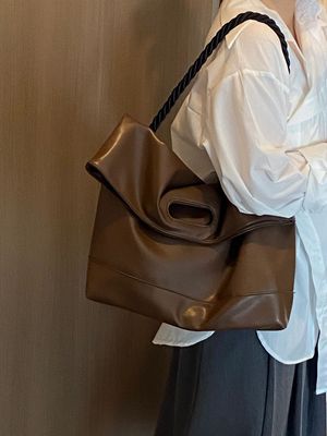 taobao agent Retro soft design shoulder bag, one-shoulder bag, western style, 2023