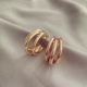 Яркие серьги из золотого круга