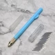 Синие цветные карандаши, нож, лезвие