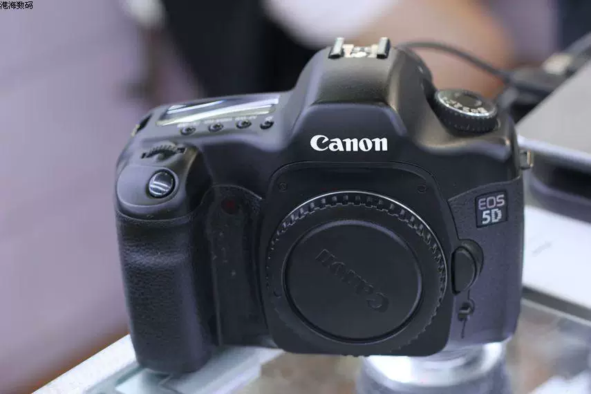 Каму Canon EOS 5D корпус полностью поддерживает покупку поколения Canon 5D