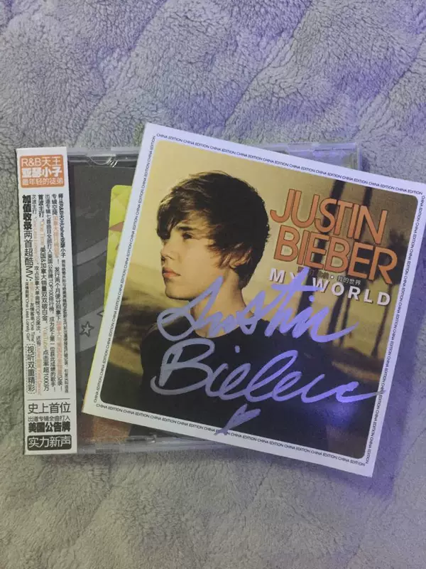 Подлинный альбом Джастина Бибера с автографом Justin Bieber My World My World CD