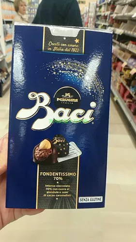 Итальянская покупка Baci Perugira Fonden Barr Pewloja Lazelnut Seduling Black Chocolate 200g