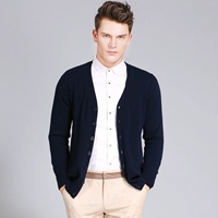 Mùa thu thời trang giản dị người đàn ông trẻ tuổi của chiếc áo đan len cashmere ngắn v- cổ áo len mỏng áo khoác mỏng phần bên ngoài áo sơ mi quần áo thời trang nam
