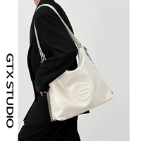 Кремово-белое большое белое (кожи) пятно в секундах