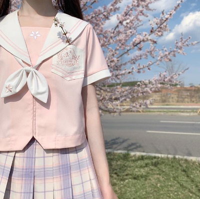 taobao agent [Dream and Treasure Spot] The national brand JK uniform is hidden in the Moon in the moon with your Chi Sakura high short sleeve top