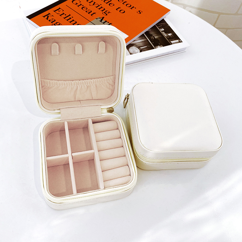 Matte Leather (White) Square Jewelry BoxNecklace Earrings Jewelry box Ins wind Portable jewelry ornaments storage box trumpet high-capacity travel Jewelry bag
