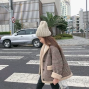 Áo khoác kẻ sọc nữ 2018 mới quần áo mùa đông trẻ em lớn phiên bản Hàn Quốc áo len lỏng lẻo ấm áp áo bông cô gái thủy triều