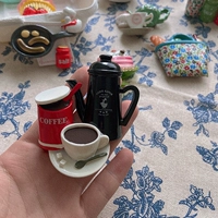 Черный кофейник