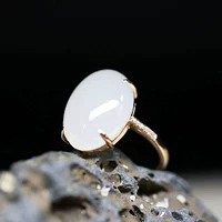 Натуральное золотое бриллиантовое кольцо с камнем из белого нефрита, 18 карат, розовое золото