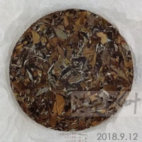 2014 год, белый чай, белый пион, старый торт 350g fujian taiyu Маунтин Гонгмей xixi Солнце солнце старый белый чай