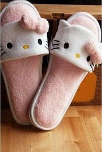 Super 嗲 4 Pair of Pairs of Kitters, Super Cute New Cute Cartoon Home Slippers, 0.25kg