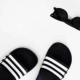 Adidas Duramo Slide Sports Giày chống nước ba màu đen và trắng không thấm nước G15890 AP9971