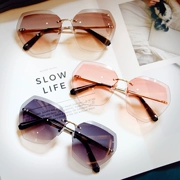 New 2018 pha lê cắt tỉa frameless cá tính nữ xu hướng sunglasses gradient màu đại dương khung lớn sunglasses phụ nữ