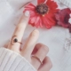 Na Uy không có rừng đen Hoa hồng vàng hình lục giác khép kín nhẫn đen ngón tay lạnh nhẫn cưới cartier Nhẫn