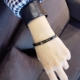 Chữ vòng đeo tay nữ vòng đeo tay màu đen nam Hàn Quốc phiên bản của tùy chỉnh vài bạn gái sinh viên một cặp vòng đeo tay cá tính đơn giản và đa năng Vòng đeo tay Cuff