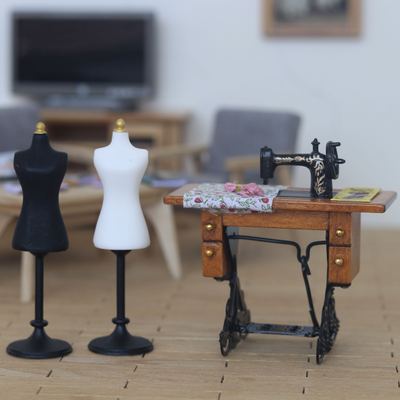 taobao agent [Human Model Sewing Machine] 1/12 baby house ornament 12 points.