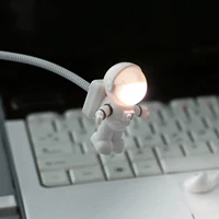 Yunmu tạp hóa sáng tạo phi hành gia USB đêm ánh sáng LED ký túc xá máy tính xách tay đèn văn phòng đèn đọc sách cầm tay - USB Aaccessories cổng sạc micro usb