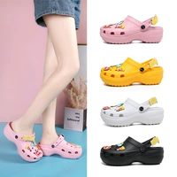Tide, модные нескользящие тапочки в стиле Crocs, пляжные мюли на платформе на каблуке, подходят для носки на улице