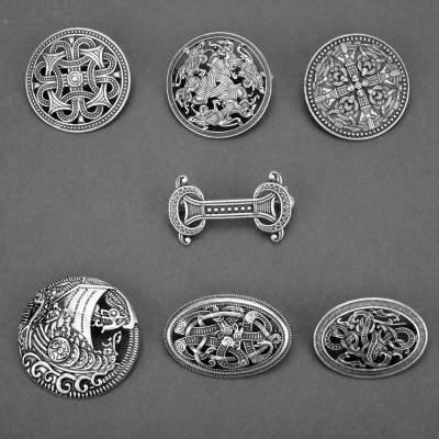 taobao agent Retro metal brooch, amulet, Birthday gift