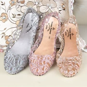 Mới sáng bóng hoa rỗng giày phẳng với tinh thể nhựa dép thạch giày tổ giày giày phụ nữ