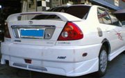 Đông nam Lingshuai clip-loại đèn đuôi đuôi punch-free dán phụ kiện xe hơi phụ kiện đặc biệt ABS nhựa