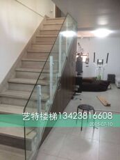 Балясины 简约款玻璃栏杆 万科第五园 实景 深圳专业楼梯制作