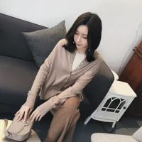 MC 2018chic đầu mùa xuân mới retro nhẹ nhàng gió đan áo khoác cardigan nữ bên ngoài có một chiếc khăn choàng nhỏ Z18023 áo len gucci