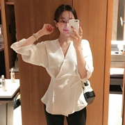 Hàn Quốc chic mùa xuân mới retro khí V-Neck nút bên trang trí eo dài tay áo blouse