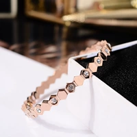 Net đỏ chic gió lạnh vòng tay tổ ong bằng thép titan mạ vàng hồng 18K phiên bản Hàn Quốc của vòng đeo tay hoang dã trang sức phổ biến vòng tay vàng