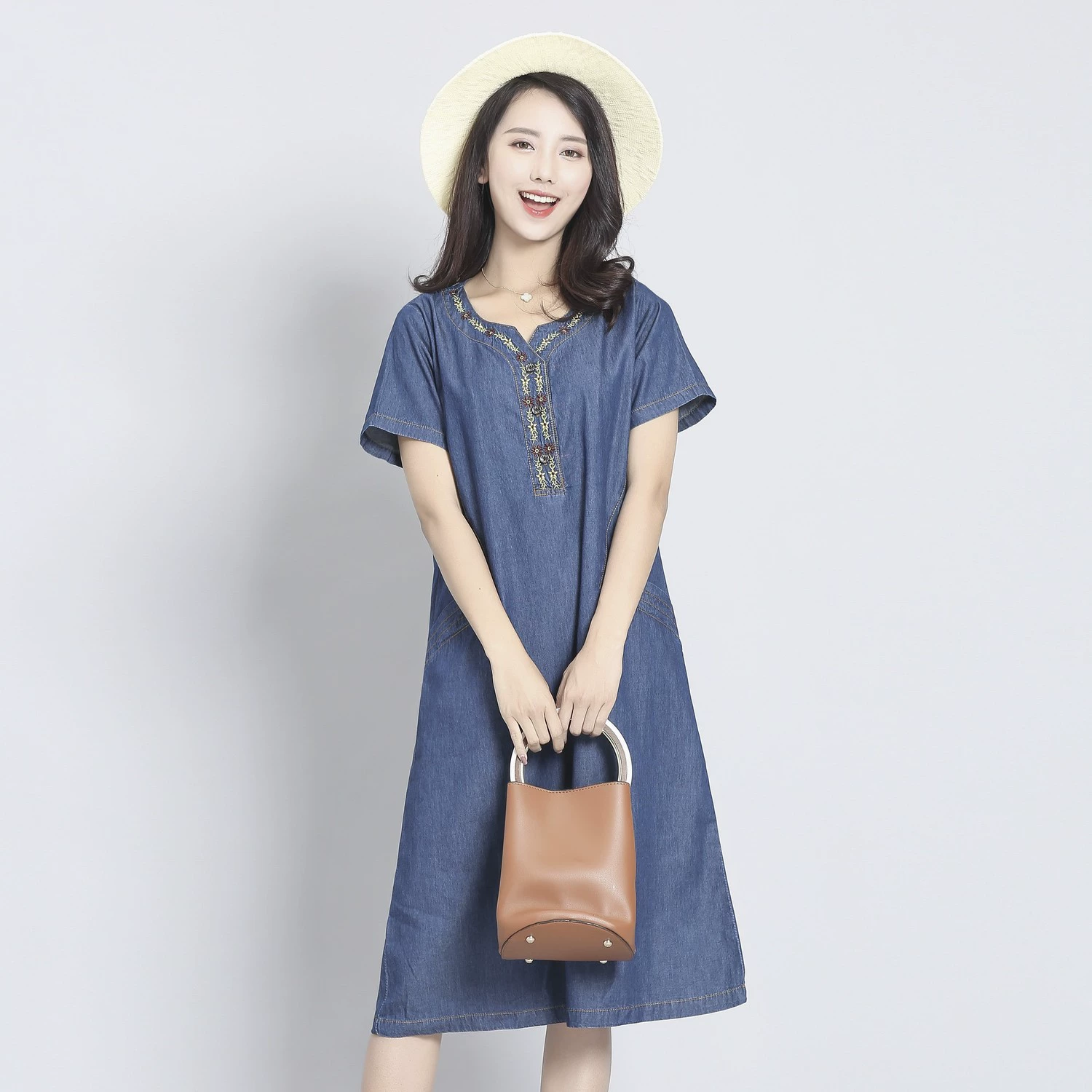 Mùa hè phụ nữ mỏng dài trung niên retro Hàn Quốc giản dị cỡ lớn A-line mỏng thêu tay denim váy ngắn tay - A-Line Váy