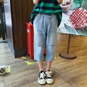 Quần áo trẻ em Kevin 2019 hè mới phiên bản Hàn Quốc của bé trai khoe lỗ quần jeans cạp cao quần âu - Quần jean