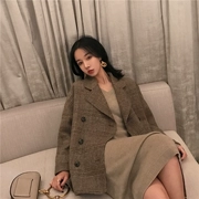 Zhang Jingyi 2018 mùa thu và mùa đông mới retro áo hai dây Nizi nữ áo khoác kẻ sọc hai dây lỏng lẻo