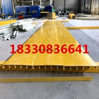 Светло-желтый