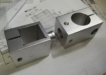 圆孔方孔旋转十字夹旋转连接件旋转固定夹旋转交叉件十字连接件