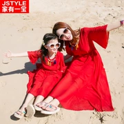 Mẹ và con gái mùa hè tay áo kèn tay áo đỏ phóng túng bãi biển giảm béo kỳ nghỉ bãi biển ăn mặc cha mẹ con béo mẹ thủy triều - Trang phục dành cho cha mẹ và con