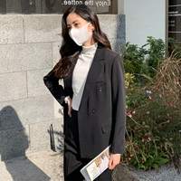 (Одинокий) костюм