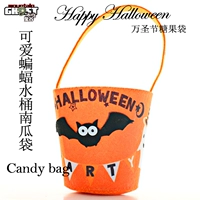 Желтая летучаяся рука поднимает конфеты